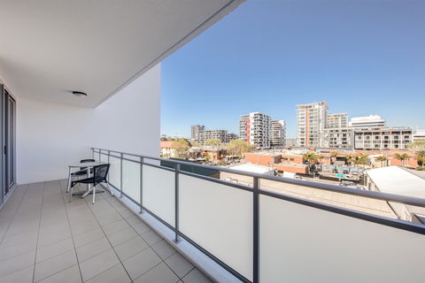 Adina Apartment Hotel Wollongong - ACT Tourism 5