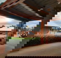 Mud Hut Motel - ACT Tourism