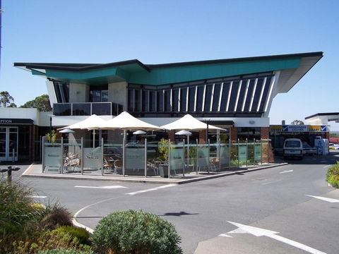 Highlander Hotel - ACT Tourism 1