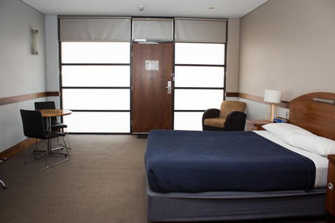 Highlander Hotel - ACT Tourism 6