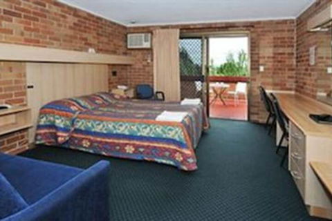 Windsor Terrace Motel - ACT Tourism 0