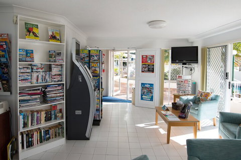 Golden Shores Holiday Club - ACT Tourism 4