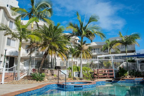 Golden Shores Holiday Club - ACT Tourism 2