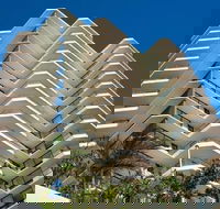 Beach House Seaside Resort Coolangatta - ACT Tourism