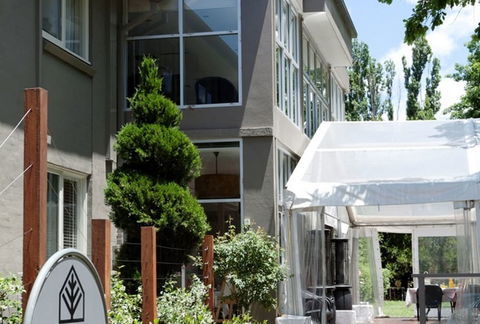 Forrest Hotel And Apartments - ACT Tourism 1