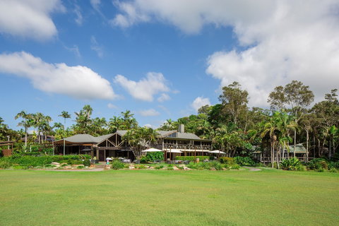 BreakFree Aanuka Beach Resort - ACT Tourism 1