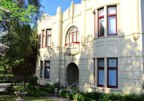 Toorak Manor - ACT Tourism 1