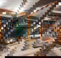 Oaks Cypress Lakes Resort - ACT Tourism