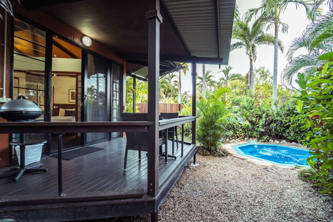 Palms City Resort - ACT Tourism 5