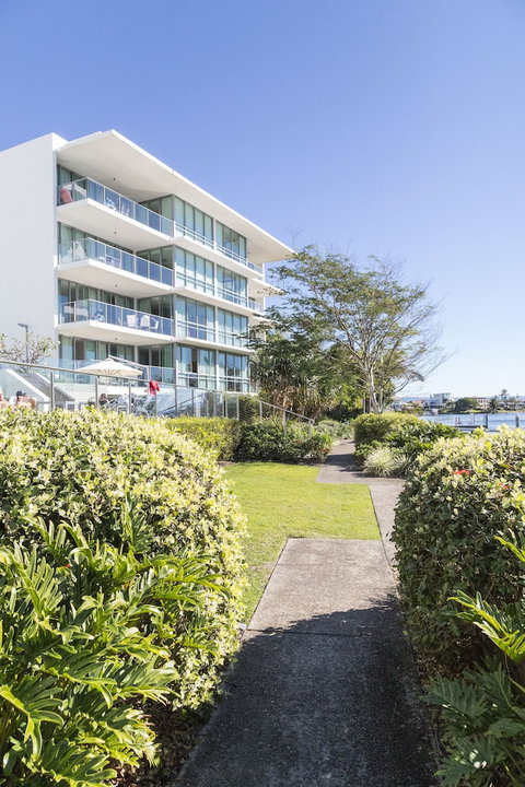 ULTIQA Freshwater Point Resort - ACT Tourism 5