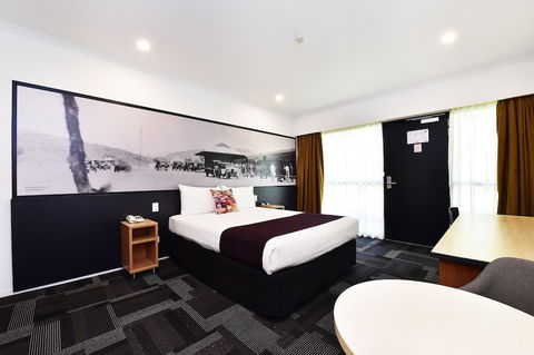 Mercure Alice Springs Resort - ACT Tourism 4