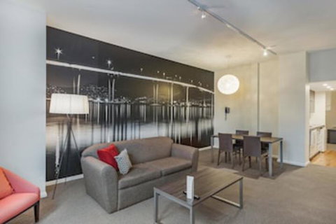 Mantra One Sandy Bay Road - ACT Tourism 0