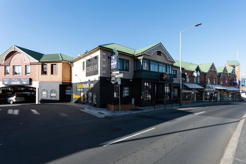 Mayfair Plaza Motel - ACT Tourism 1