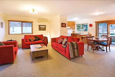 Annie's Escape In Warburton - ACT Tourism 3