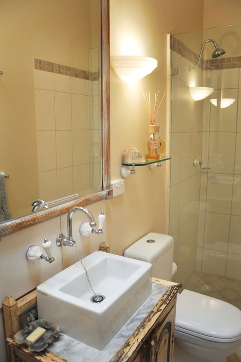 Athelney Cottage - ACT Tourism 1