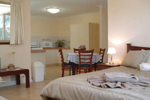 The Nosh & Nod - Avon Terrace - ACT Tourism 4