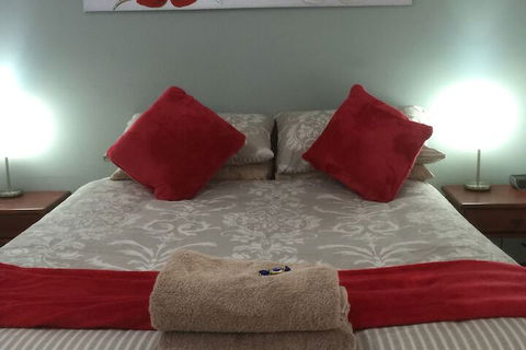 The Nosh & Nod - Avon Terrace - ACT Tourism 5