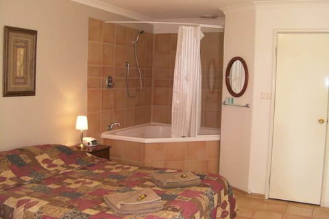 The Nosh & Nod - Avon Terrace - ACT Tourism 2