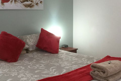 The Nosh & Nod - Avon Terrace - ACT Tourism 3