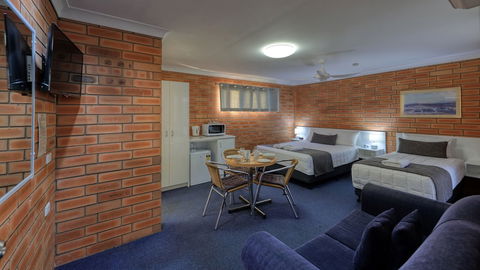 Gunsynd Motor Inn - ACT Tourism 2