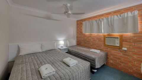 Gunsynd Motor Inn - ACT Tourism 3