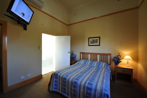 Hotel Victoria - Griffith - ACT Tourism 2