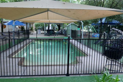 Adina Lodge Holiday Units - ACT Tourism 1