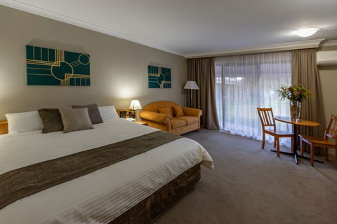 Club Inn Motel - ACT Tourism 6