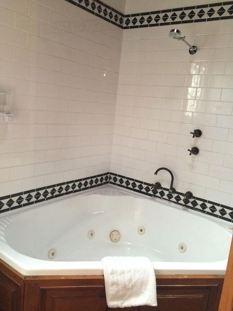 Daly View Bed & Breakfast - ACT Tourism 1