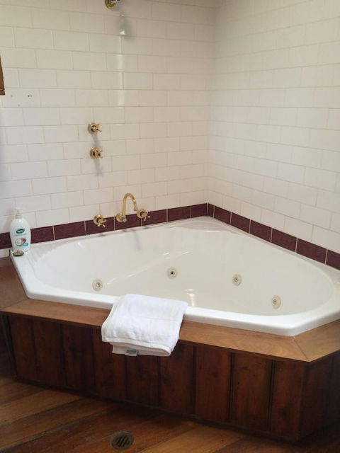 Daly View Bed & Breakfast - ACT Tourism 2