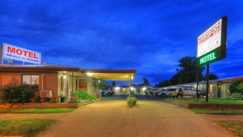 Starline Motor Inn - ACT Tourism 5