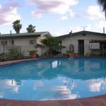 Starline Motor Inn - ACT Tourism 0