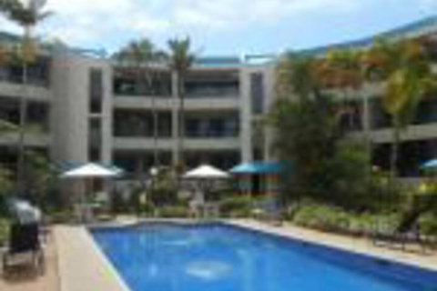 Placid Waters Holiday Apartments - ACT Tourism 0