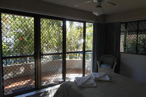 Placid Waters Holiday Apartments - ACT Tourism 7