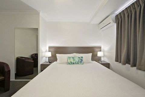 Smart Motel Bert Hinkler - ACT Tourism 6