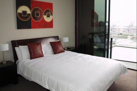 Docklands Prestige Apartments - ACT Tourism 5