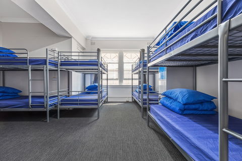 Ady's Place Backpackers - ACT Tourism 1