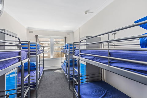 Ady's Place Backpackers - ACT Tourism 4