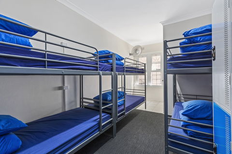 Ady's Place Backpackers - ACT Tourism 2