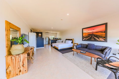 COAST Motel And Apartments - ACT Tourism 5