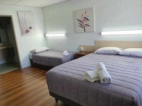 Parkside Motel Morwell - ACT Tourism 4