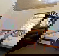 Deloraine Hotel - ACT Tourism