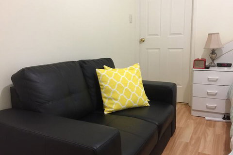 The Royal Dolphin B&B In Safety Bay - ACT Tourism 4