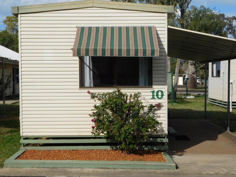 Villa Holiday Park - ACT Tourism 3