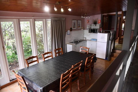 Henrys Cottage - ACT Tourism 5