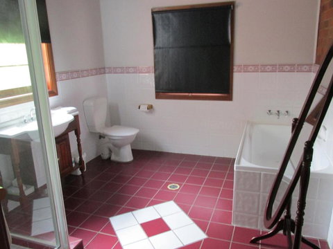 Henrys Cottage - ACT Tourism 1