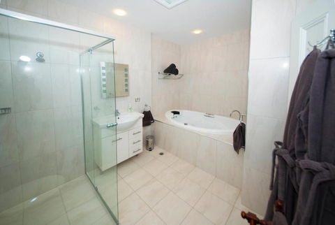 Yankalilla Bay Homestead - ACT Tourism 1