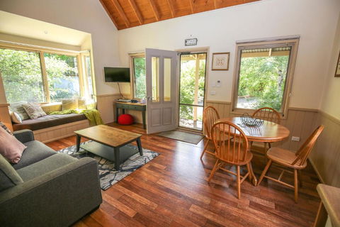 Alpine Arnica Cottage 2 - ACT Tourism 4