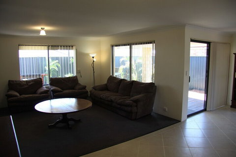 Byford House On The Scarp - ACT Tourism 7