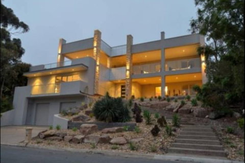 Hollywood Tree House - ACT Tourism 3